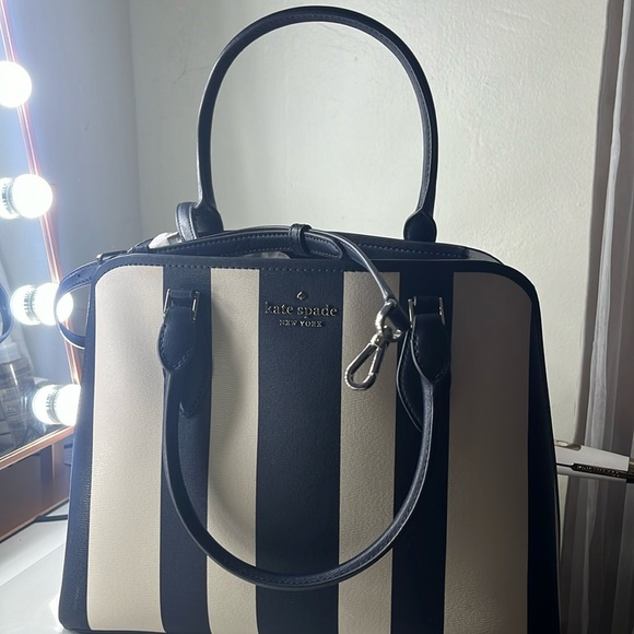 Kate Spade ♠️ stripe bag - Picture 1 of 3